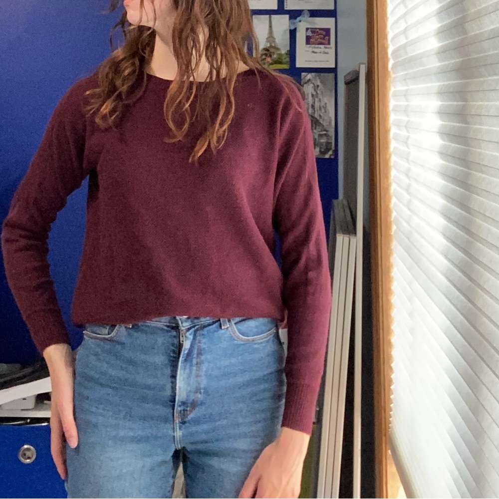 Xs maroon American eagle sweater